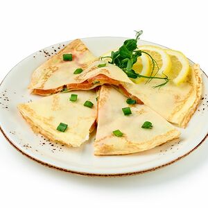 Блины классические с лососем и крем-чизом