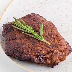 Сибирский гриль-стейк из свиной шеи