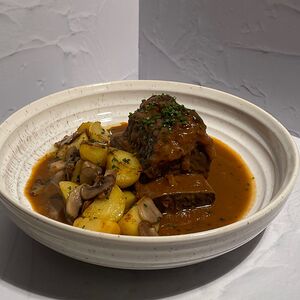 Томленое говяжье ребро с гарниром