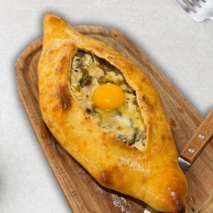 Хачапури с сыром и грибами 