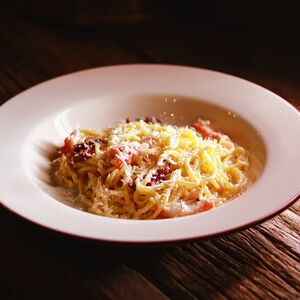 Свежая паста с крабом и соусом Морне
