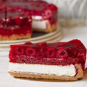 Чизкейк с малиной