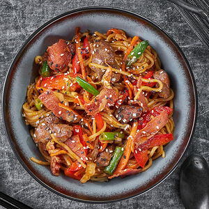 Вок Говядина с беконом в соусе барбекю