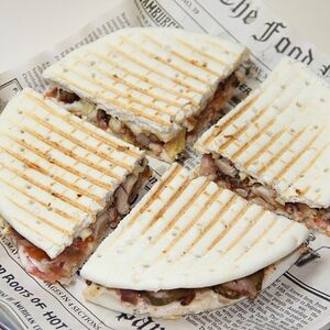 Սկեպաստի գիրոս խոզի մսով