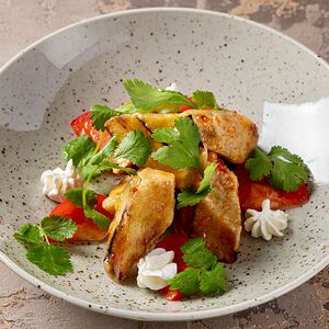 Теплый салат с баклажанами