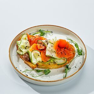 Форель слабой соли с гуакамоле