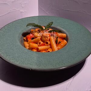 Фактурные макароны с лососем