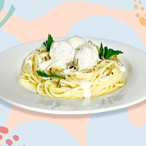 Макароны с тефтелями в сливочно-сырном соусе