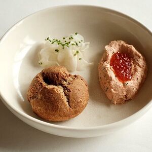 Рийет из кижуча с ржано-пшеничным профитролем