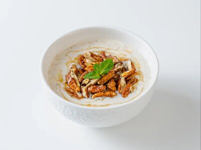 Овсяная каша с орехами и медом