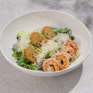 Салат Цезарь с креветками