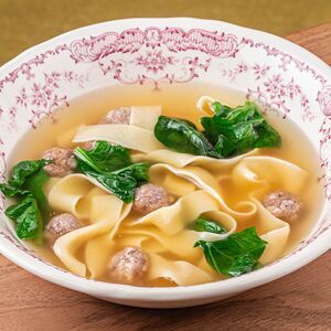 Куриный бульон с польпетте