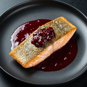 Карельская форель с брусникой