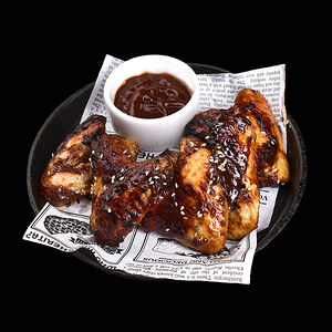 Крылышки куриные " Два СОУСА" блю чиз и BBQ