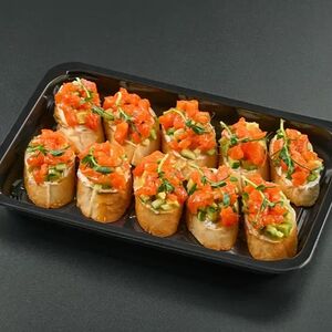 Мини-брускетты с лососем