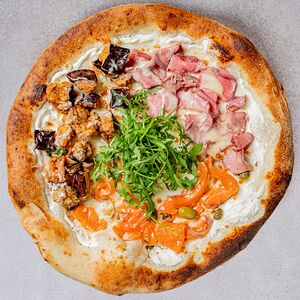 Пицца Bistroteka: 3 начинки