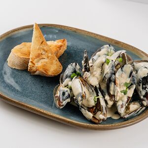 Мидии в сливочно-сырном соусе