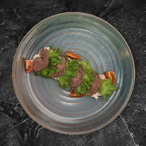 Салат Оливье с ростбифом