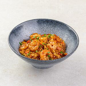 Жареный рис с креветками
