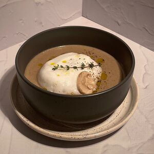 Крем-суп грибной с трюфельным маслом