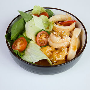 Кальмар в сладком чили-соусе с овощным миксом 