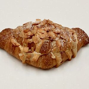 Круассан миндальный