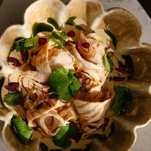 Куриная грудка с муссом сациви и гранатовым соусом