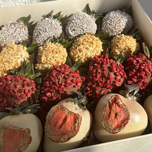 Клубника в шоколаде g