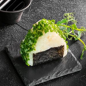 Онигири с курочкой