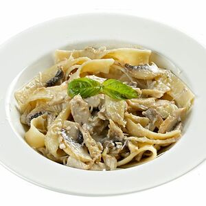 Паста с курицей и грибами
