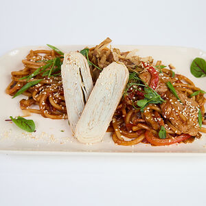 Острая лапша Кимчи  вок с говядиной 