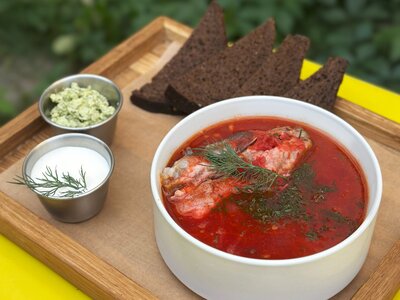 Борщ с ребром