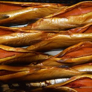 Рыба холодного копчения (тушки и спинки)