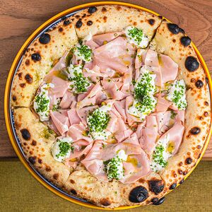 Мортаделла со страчателлой (28 см)