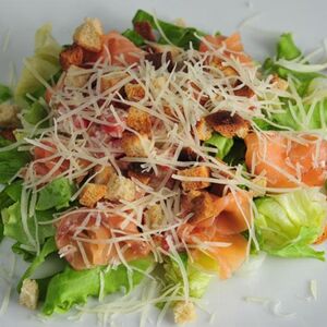 Цезарь с семгой