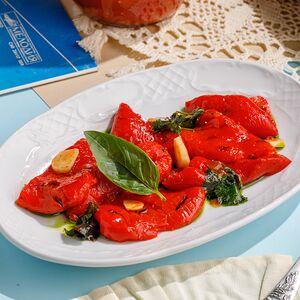 Печеные перцы на гриле с базиликом