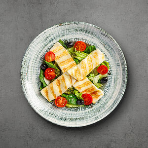 Салат с халуми