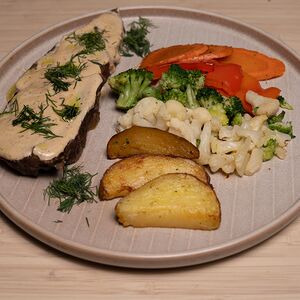 Томленая говядина в перечном соусе с овощами