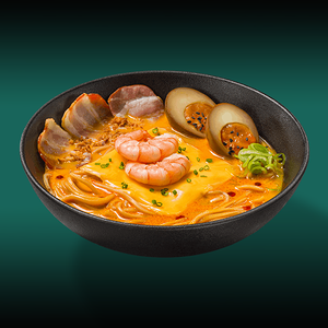 Сырный рамен с креветками и беконом