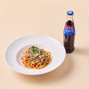 Спагетти Болоньезе с напитком Эвервесс Кола