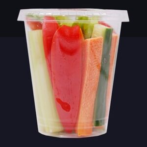 Овощной стаканчик морковь, огурец, сельдерей, перец