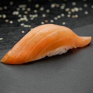 Ապխտած սաղմոն սուշի