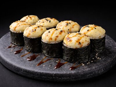 Запечённый ролл с курицей