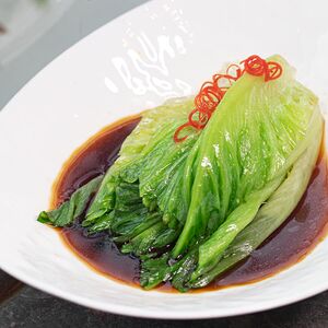 Салат айсберг с соевым соусом