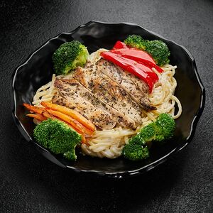 Գրիլ արված հավի միս սպագետտիով