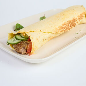 Тортилья с мясной котлетой