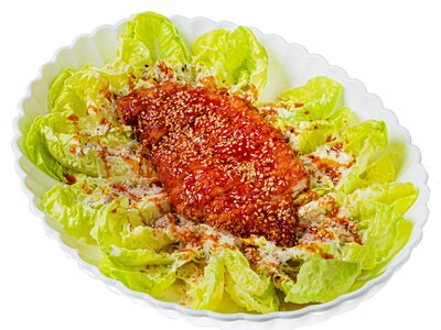 Салат с цыпленком кацу и романо