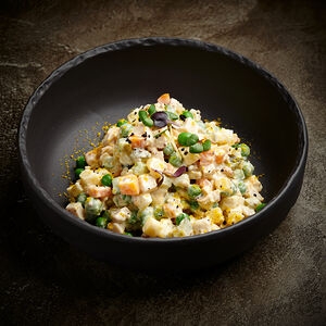 Оливье с лососем малой соли и соусом айоли