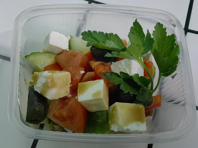 Салат овощной с сыром