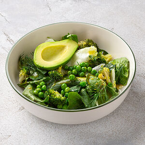 Зеленый салат с авокадо
